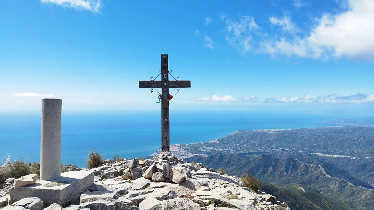 SENDERISMO Subida al Pico del Cielo Locos de la Colina